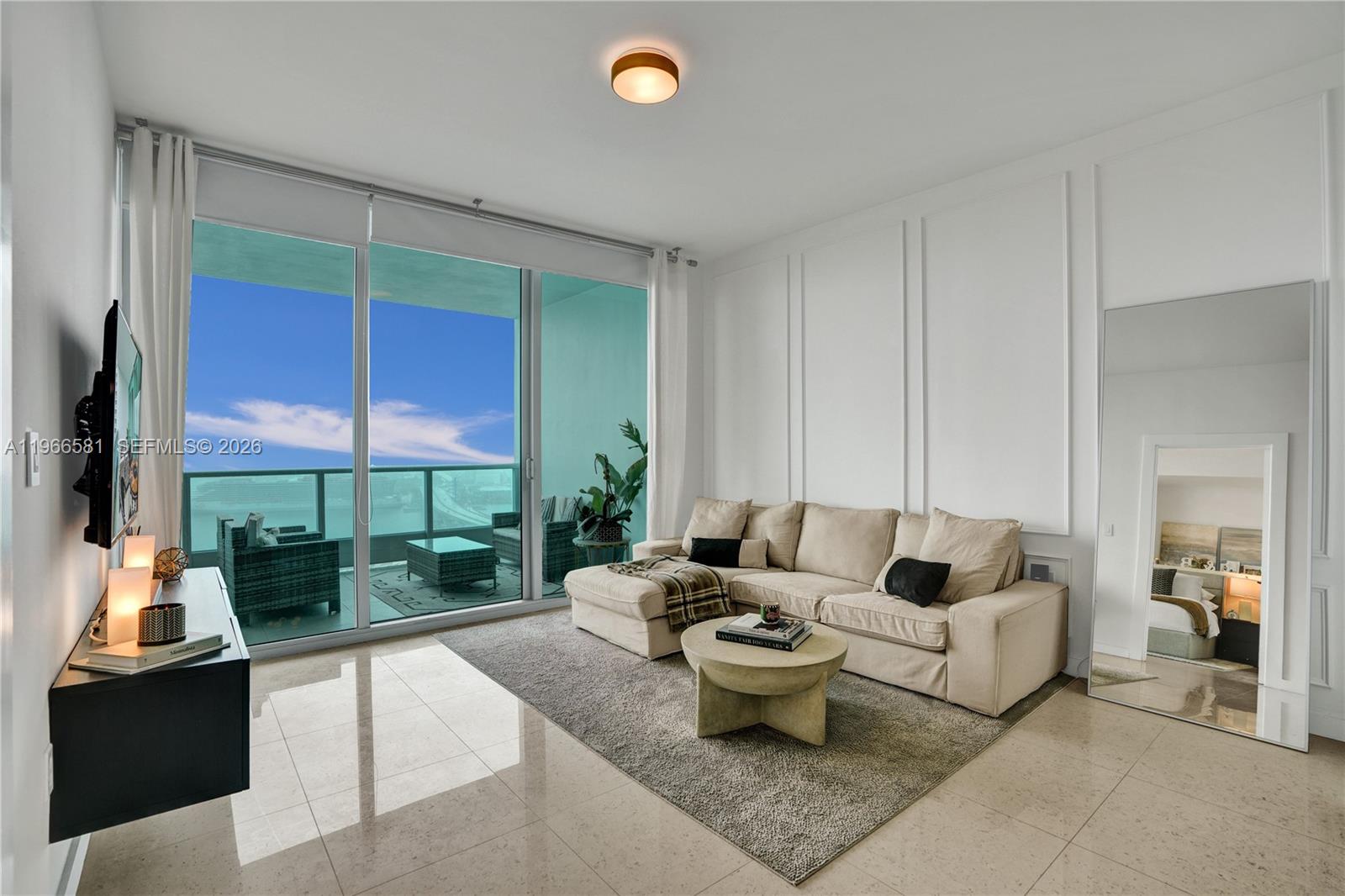 900 Biscayne Blvd #2907, Miami FL 33132