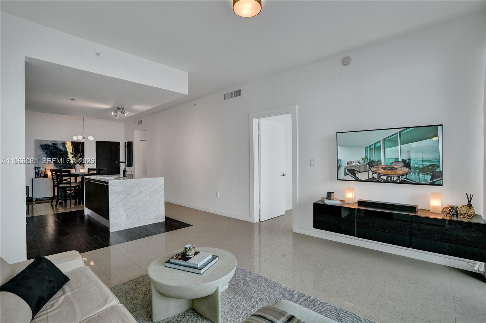 900 Biscayne Blvd #2907, Miami FL 33132