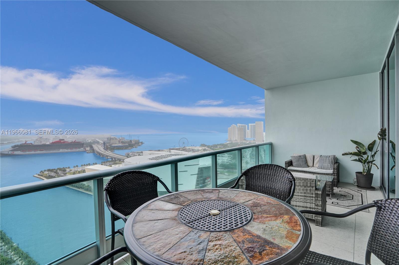900 Biscayne Blvd #2907, Miami FL 33132