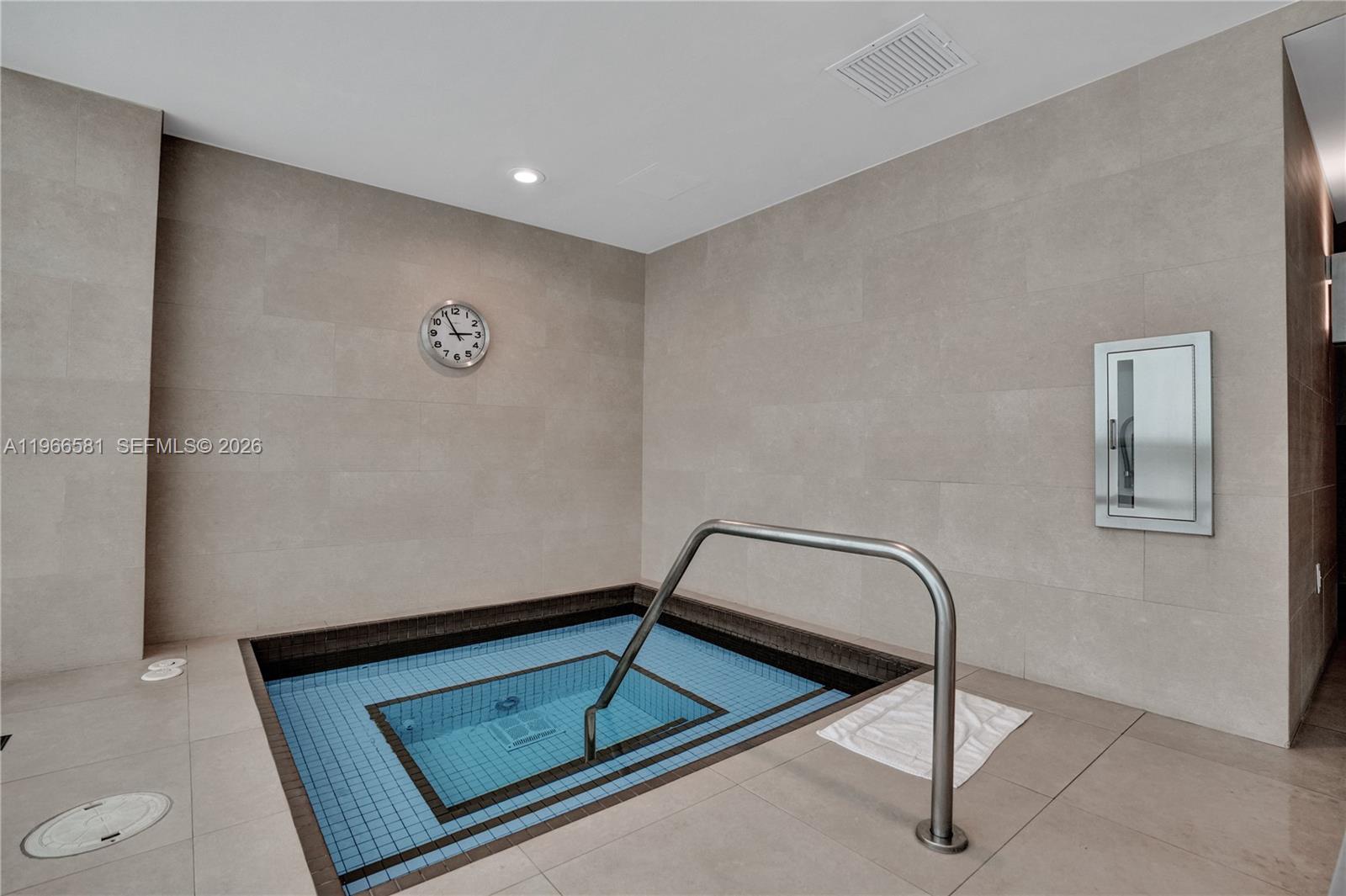 900 Biscayne Blvd #2907, Miami FL 33132
