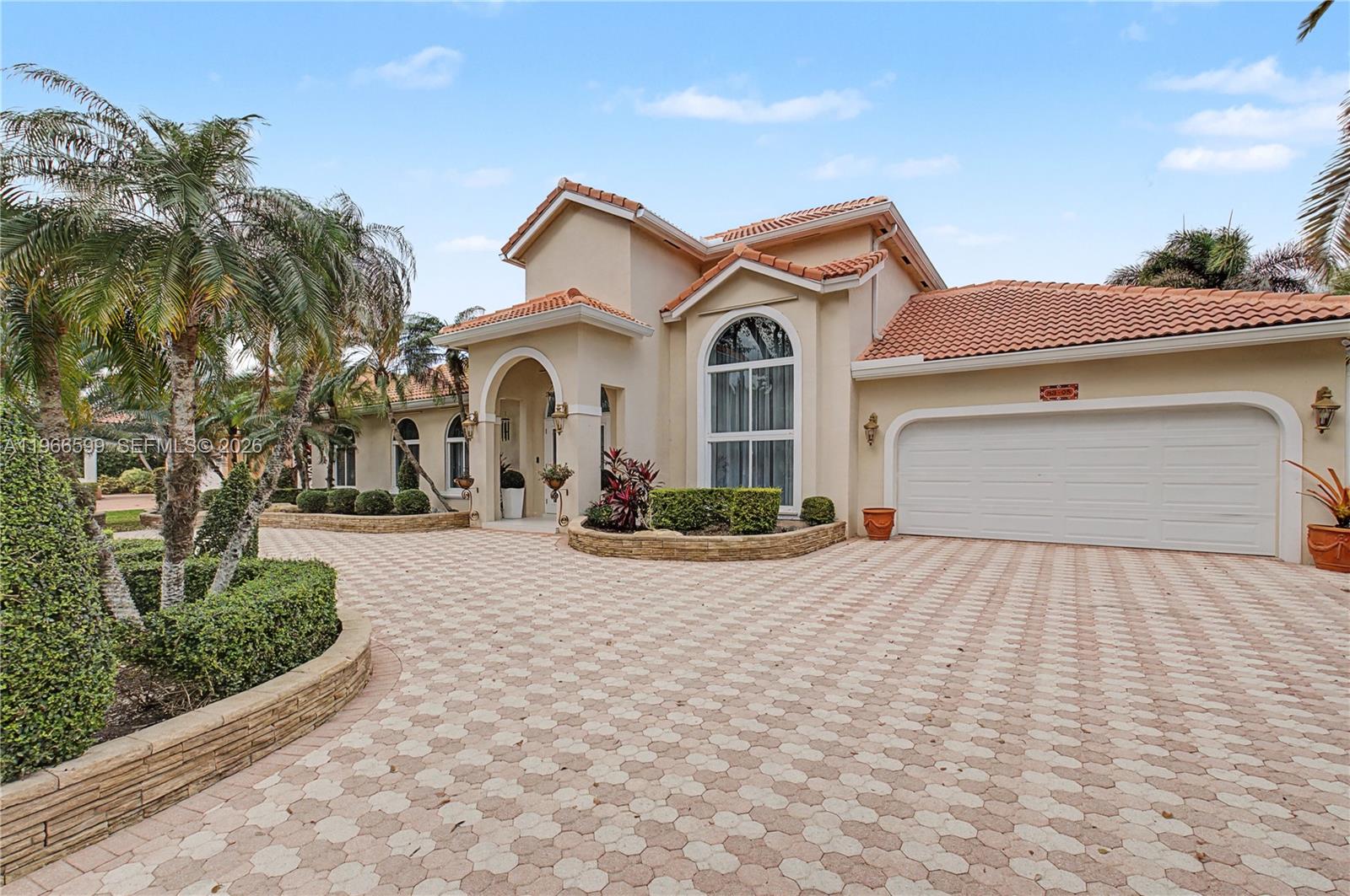 8305 NW 157th Ter, Miami Lakes FL 33016