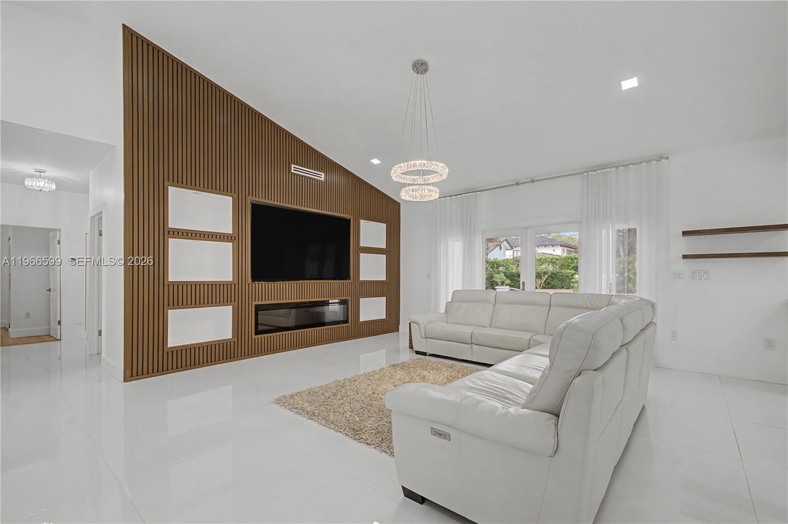 8305 NW 157th Ter, Miami Lakes FL 33016
