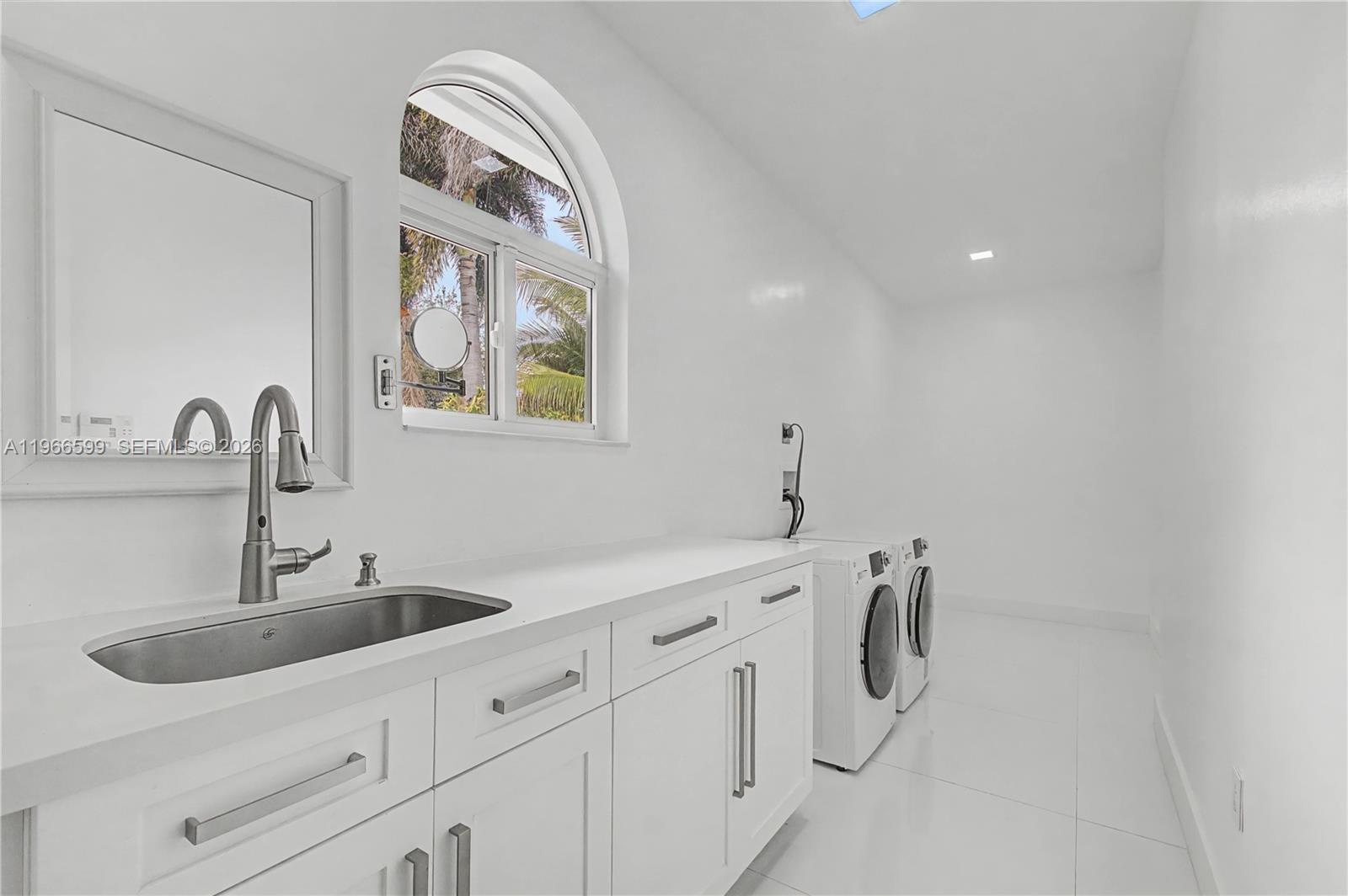 8305 NW 157th Ter, Miami Lakes FL 33016