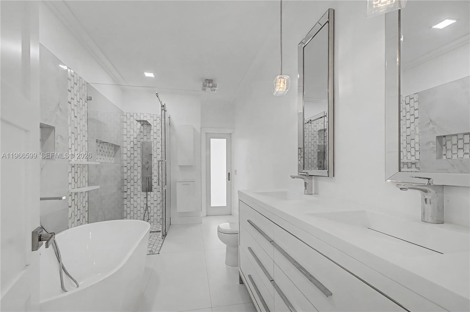 8305 NW 157th Ter, Miami Lakes FL 33016