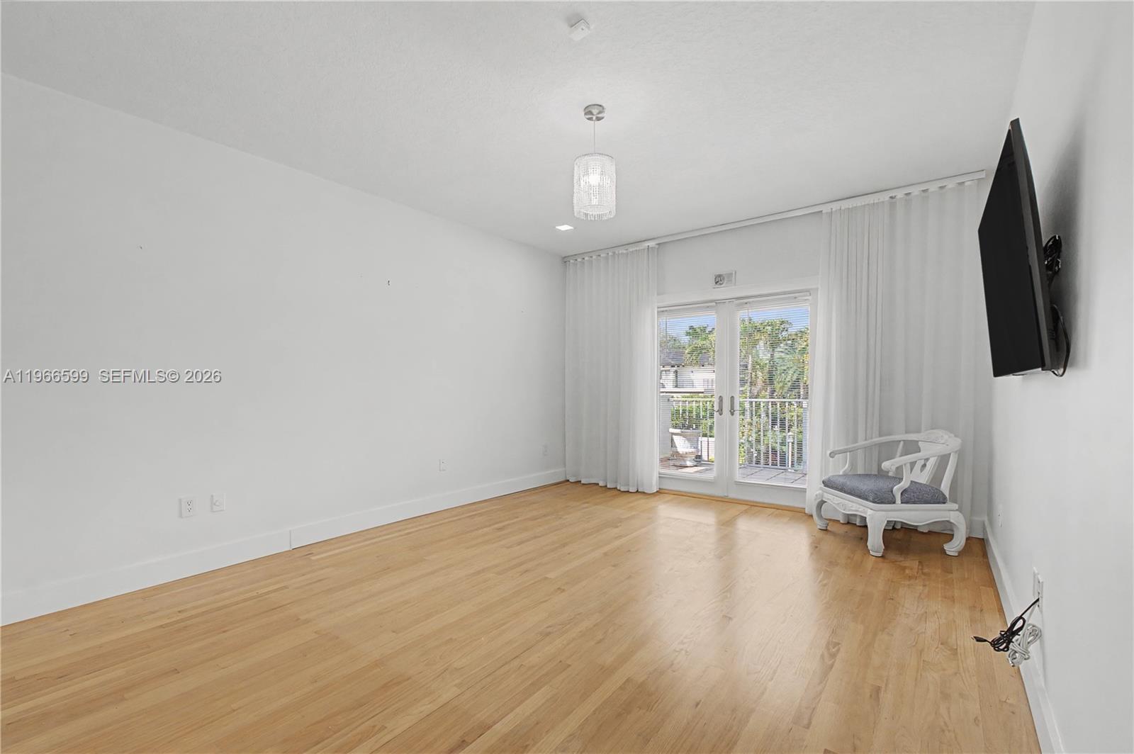 8305 NW 157th Ter, Miami Lakes FL 33016