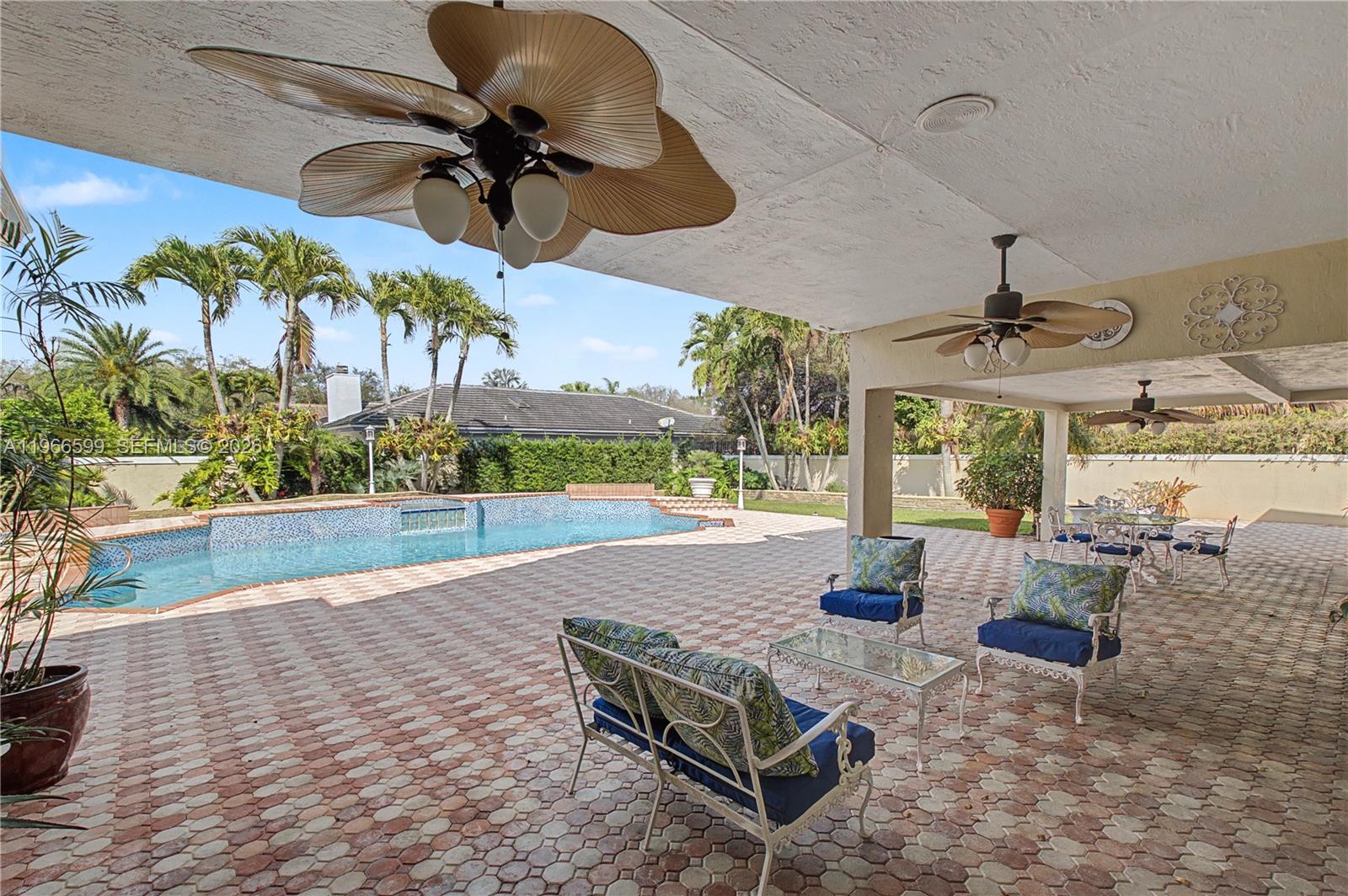 8305 NW 157th Ter, Miami Lakes FL 33016
