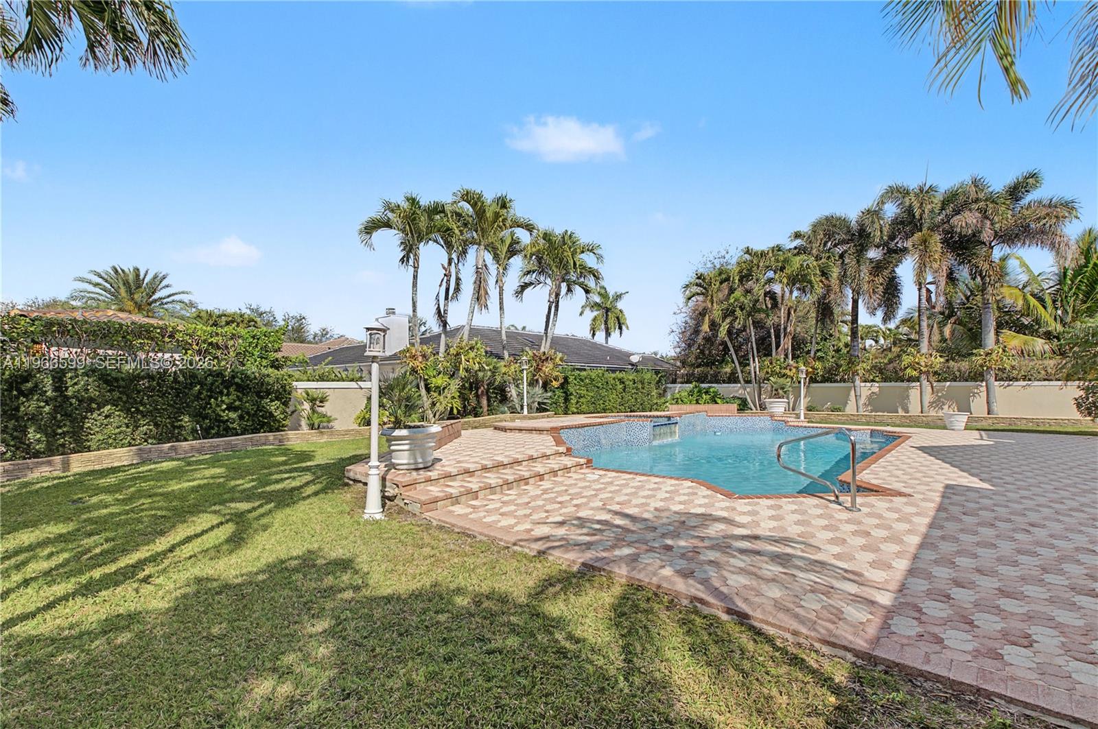 8305 NW 157th Ter, Miami Lakes FL 33016