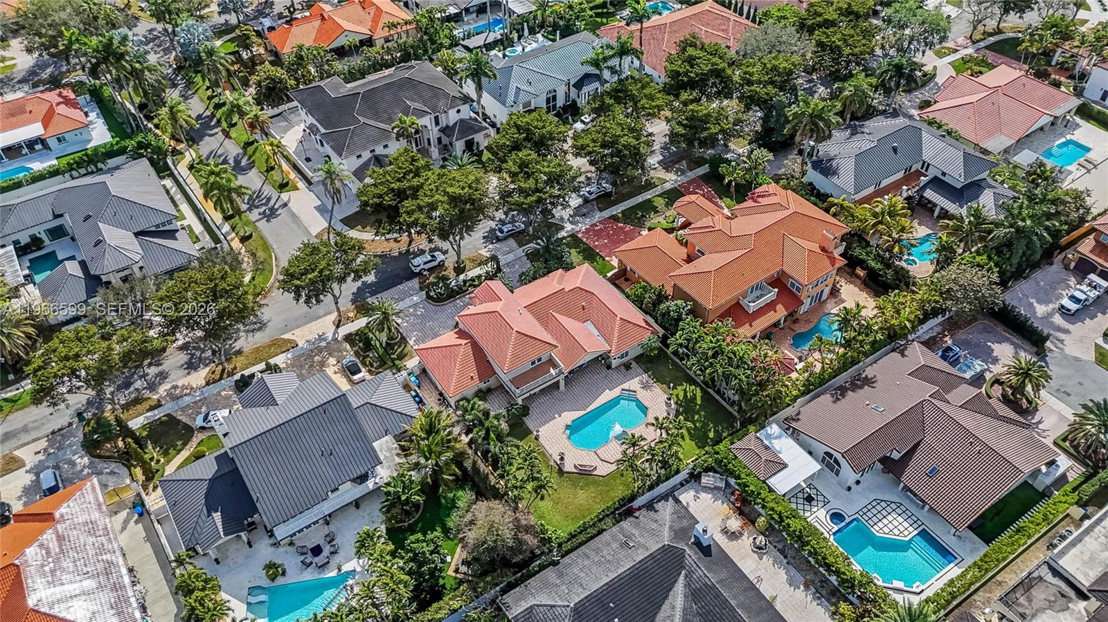 8305 NW 157th Ter, Miami Lakes FL 33016