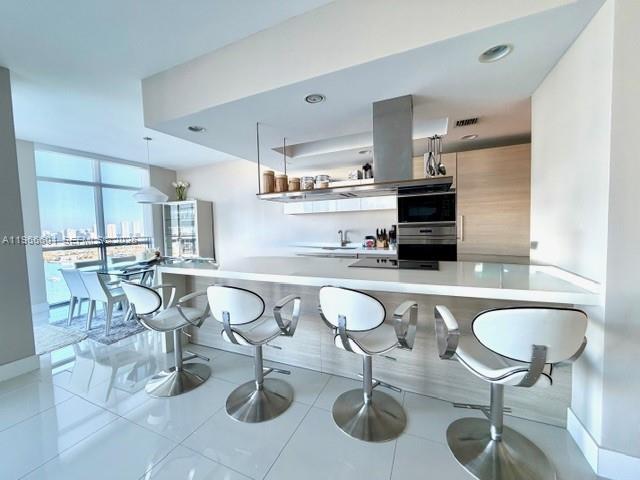 17301 Biscayne Blvd #2110, North Miami Beach FL 33160