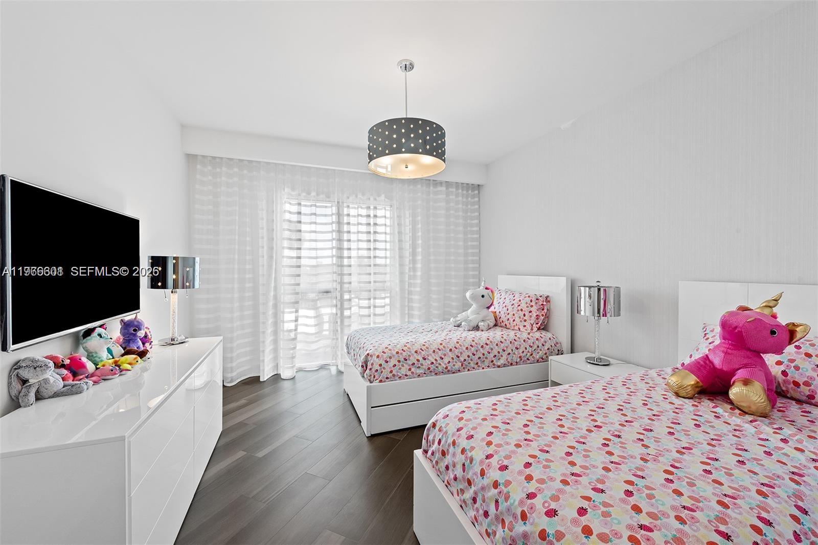 17301 Biscayne Blvd #2110, North Miami Beach FL 33160