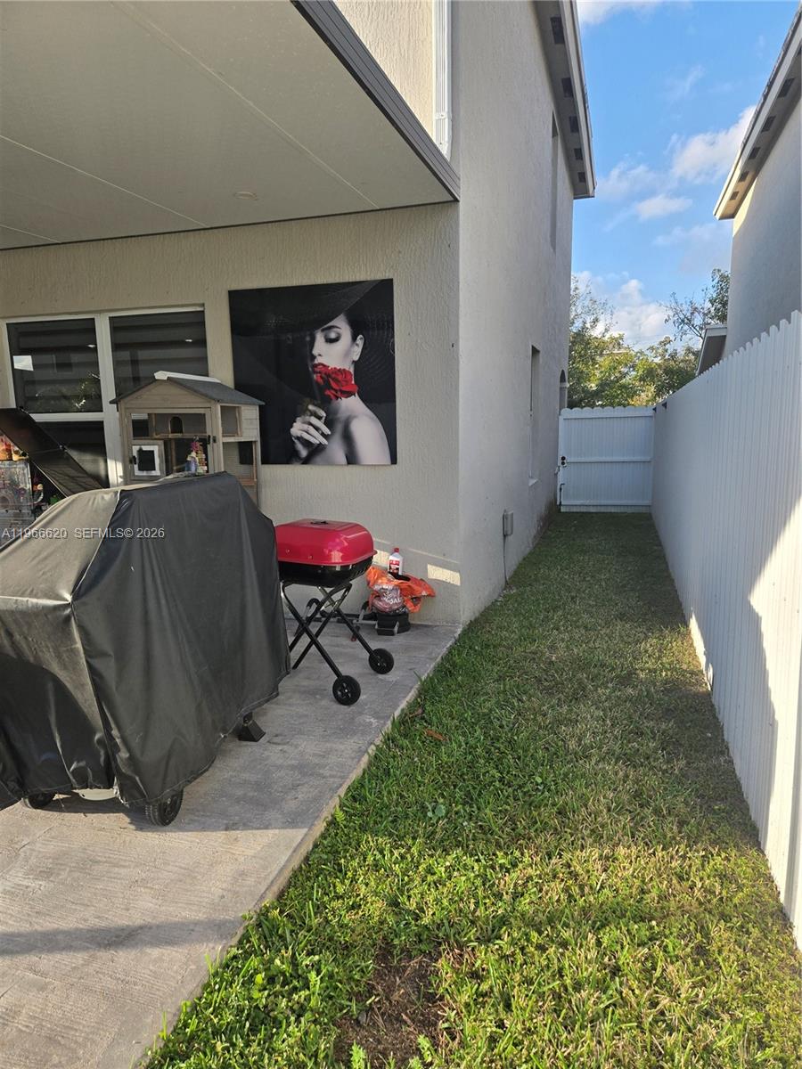 613 NE 5th Way, Florida City FL 33034