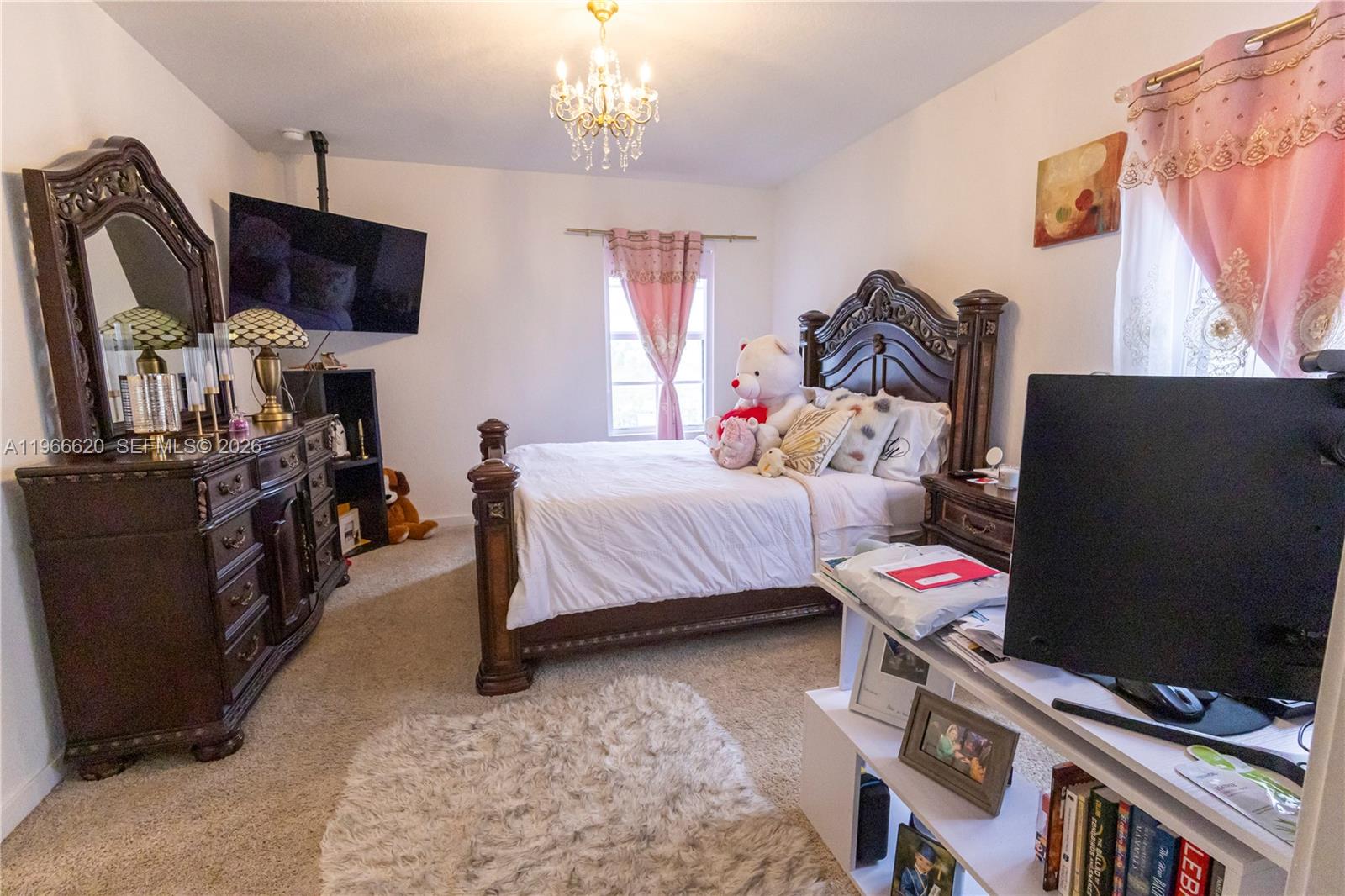 613 NE 5th Way, Florida City FL 33034