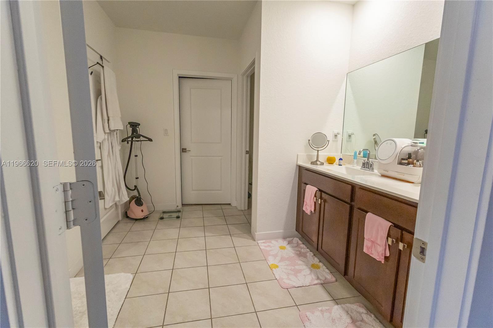 613 NE 5th Way, Florida City FL 33034