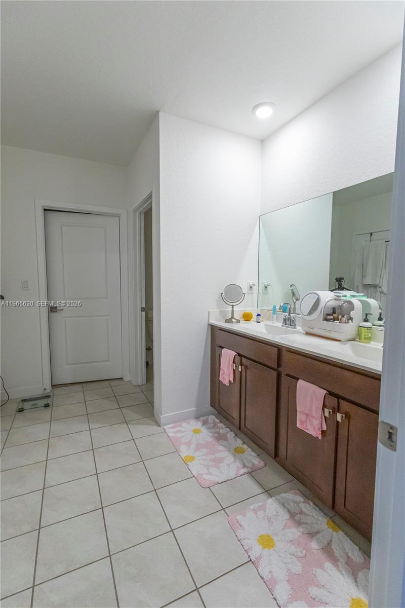 613 NE 5th Way, Florida City FL 33034