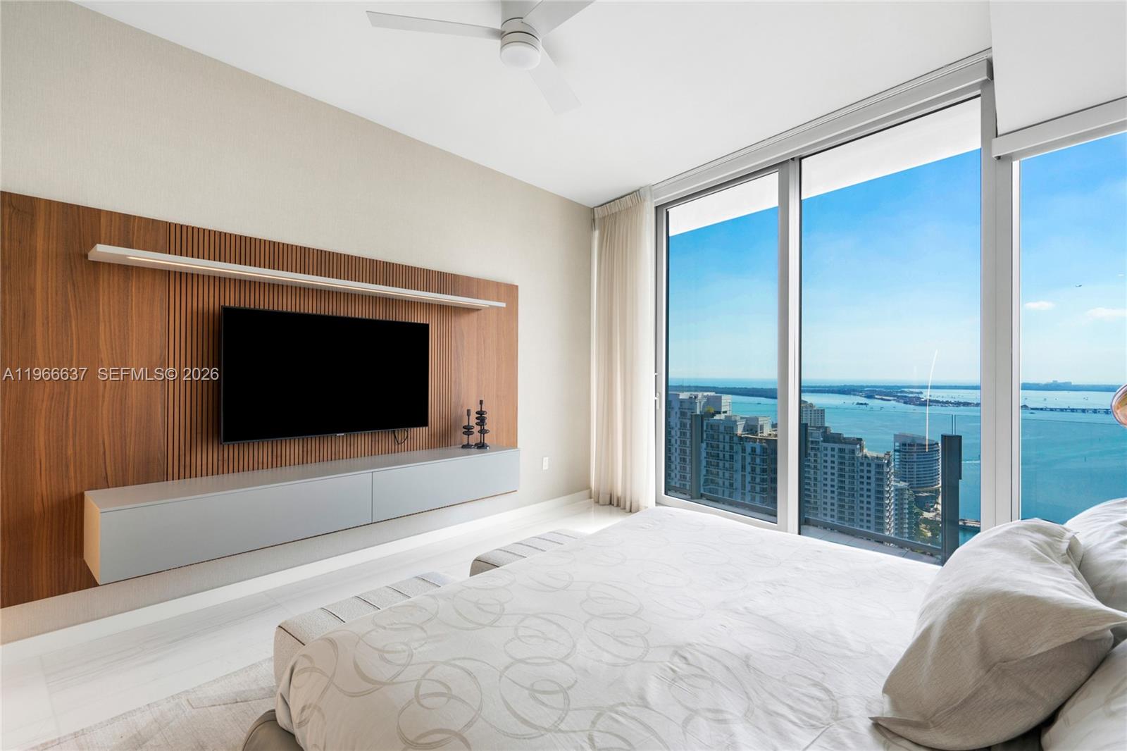 300 Biscayne Blvd Way #4005, Miami FL 33131