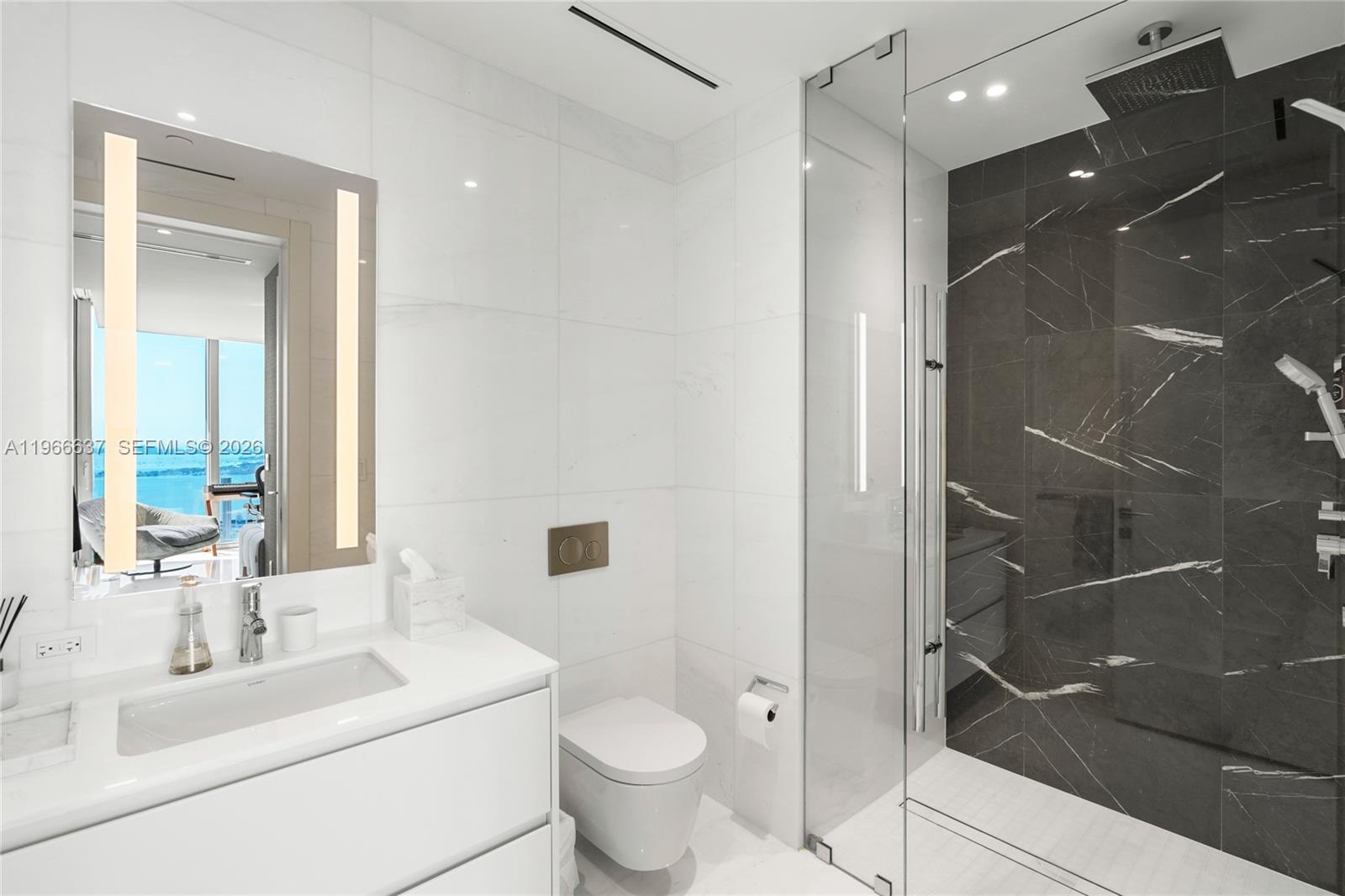 300 Biscayne Blvd Way #4005, Miami FL 33131