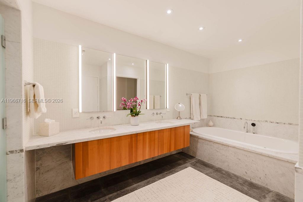 6103 Aqua Ave #702, Miami Beach FL 33141