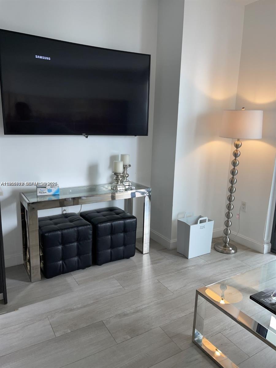 55 SW 9th St #2307, Miami FL 33130