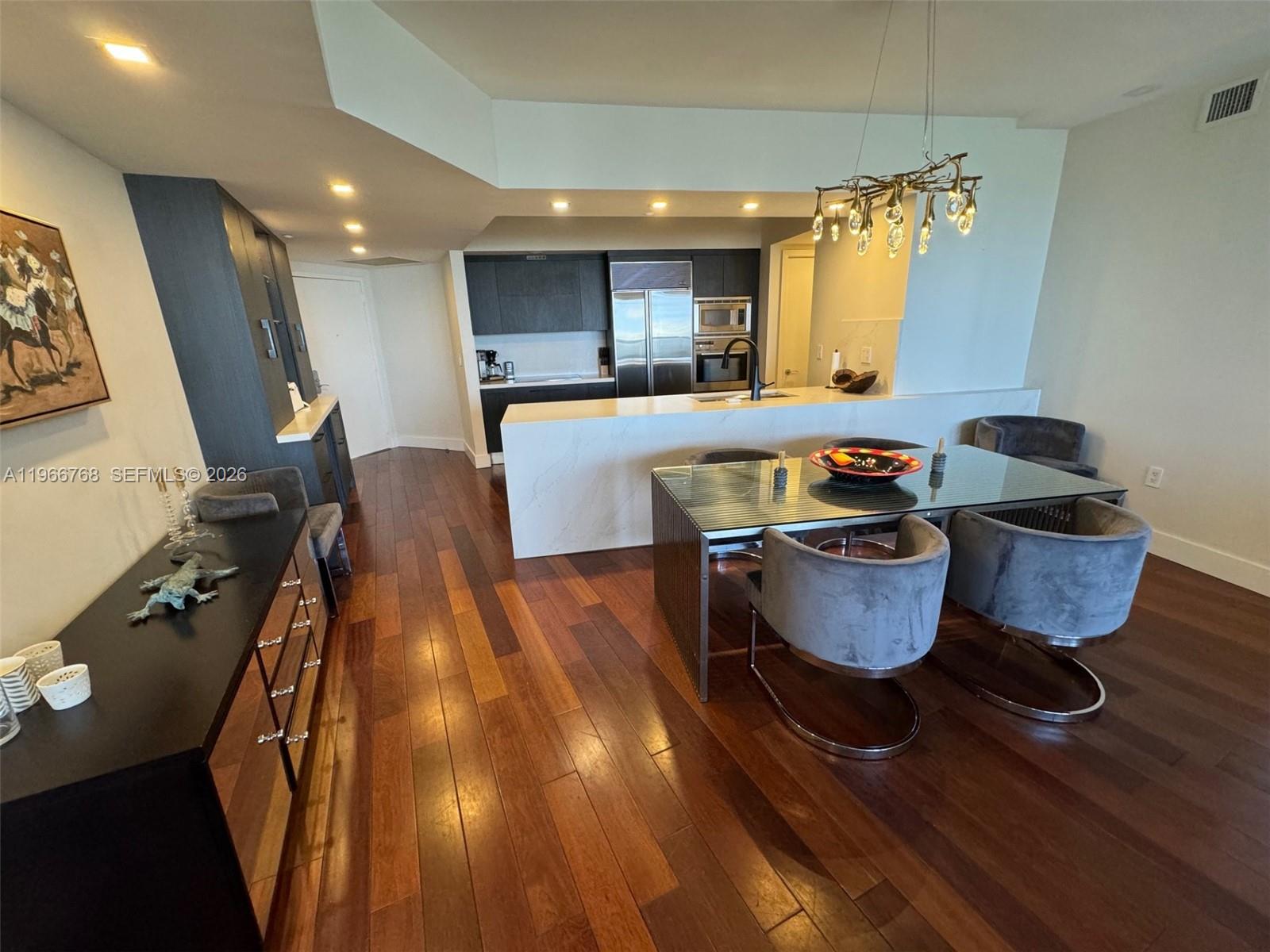 400 Alton Rd #905, Miami Beach FL 33139