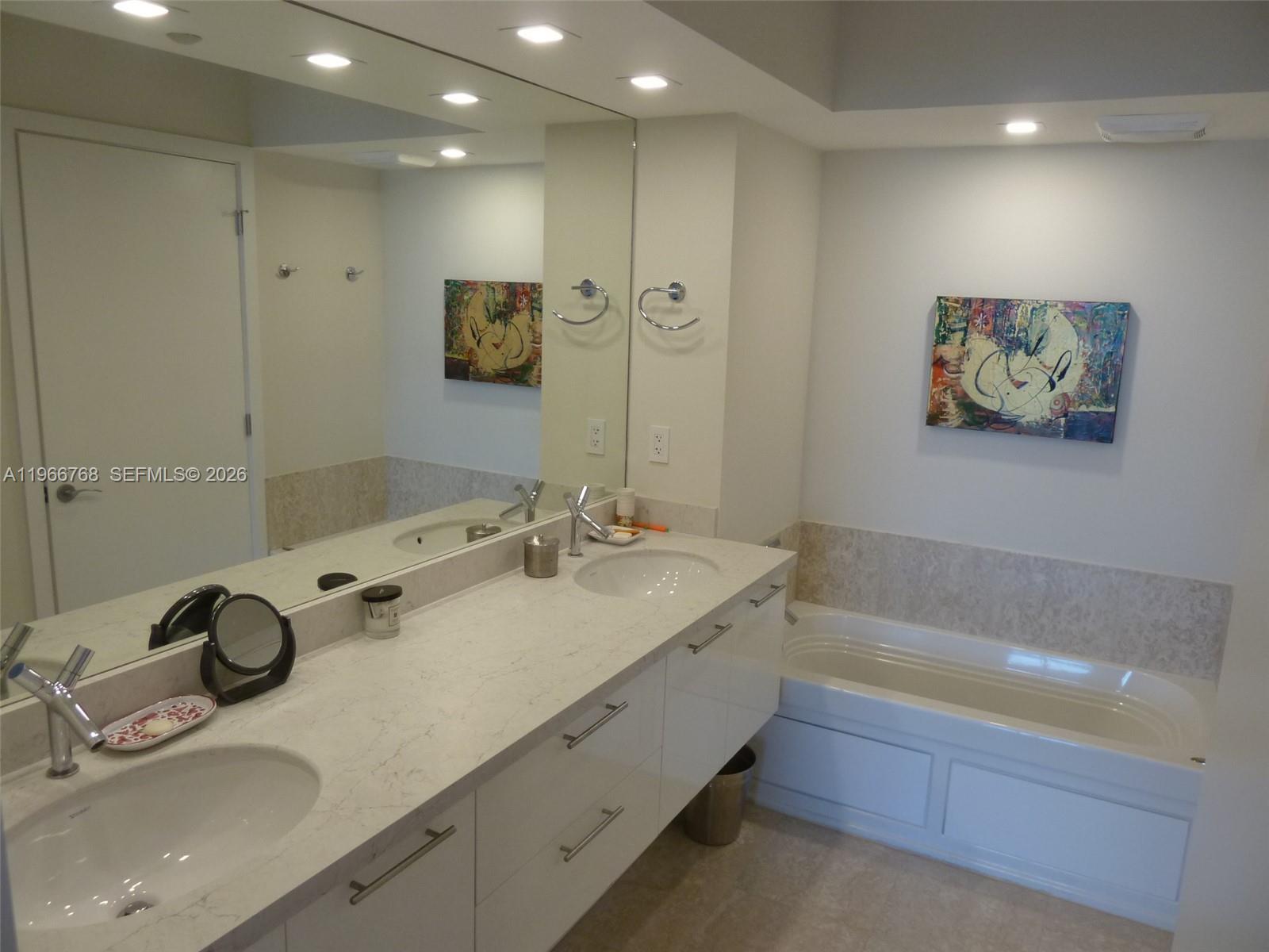 400 Alton Rd #905, Miami Beach FL 33139