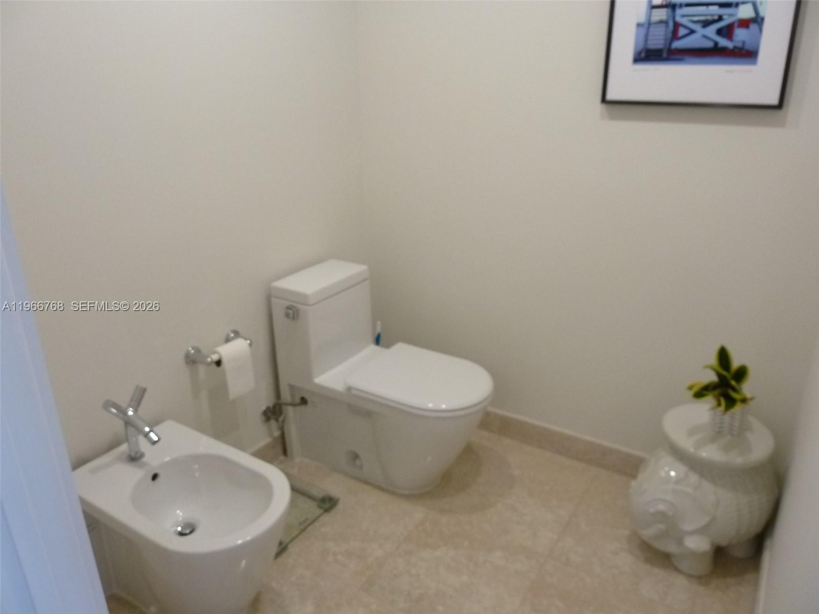 400 Alton Rd #905, Miami Beach FL 33139