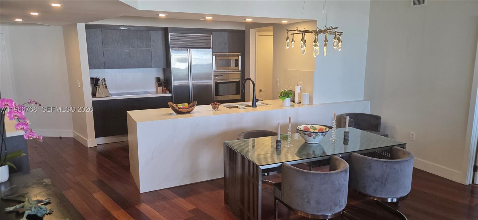 400 Alton Rd #905, Miami Beach FL 33139