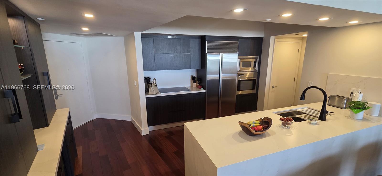400 Alton Rd #905, Miami Beach FL 33139