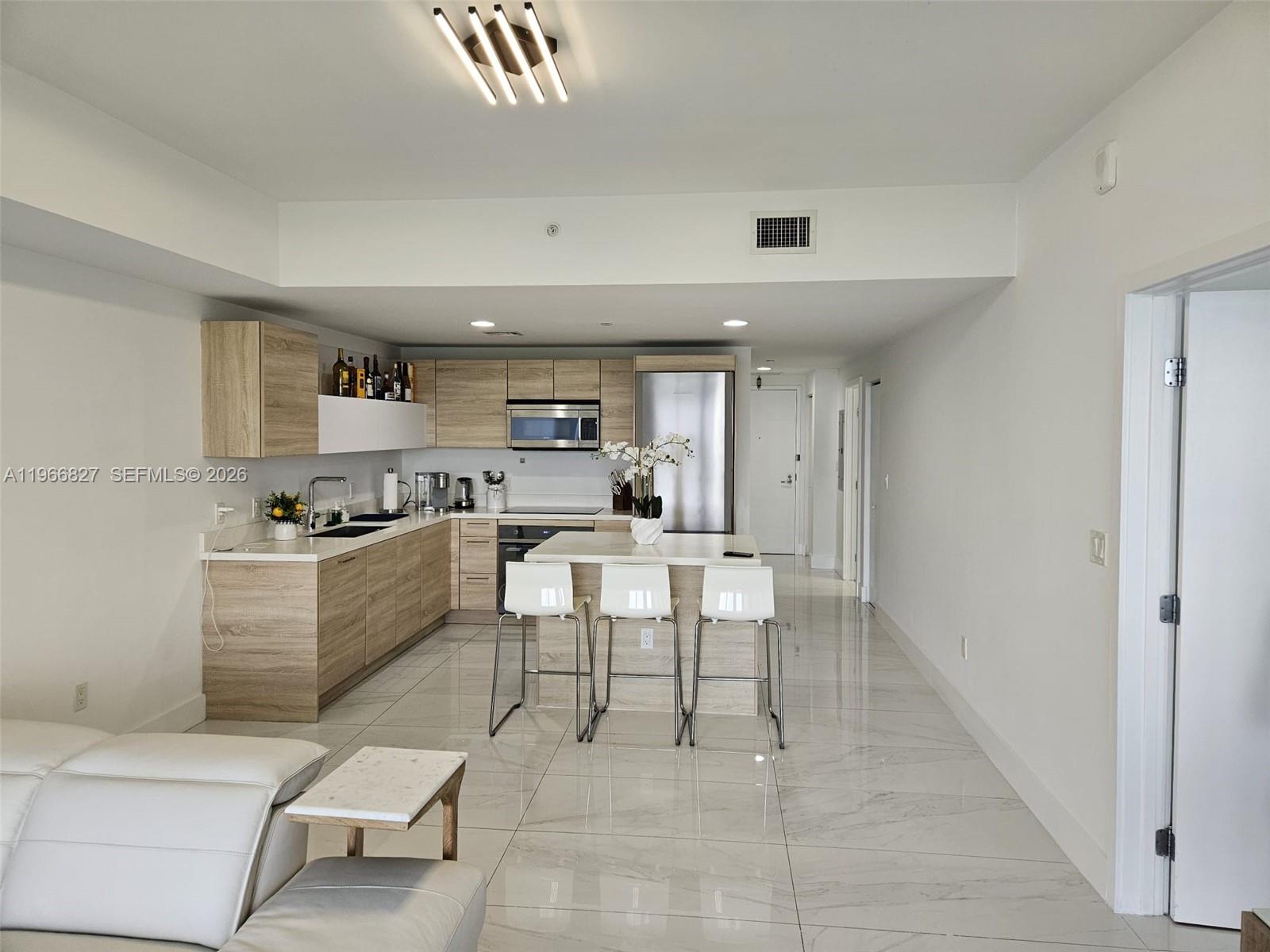 16385 Biscayne Blvd #1802, North Miami Beach FL 33160