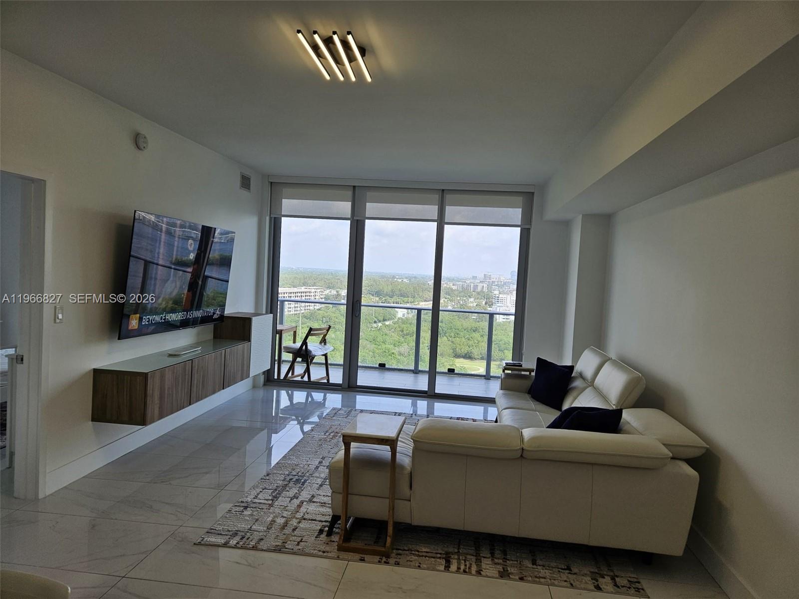 16385 Biscayne Blvd #1802, North Miami Beach FL 33160