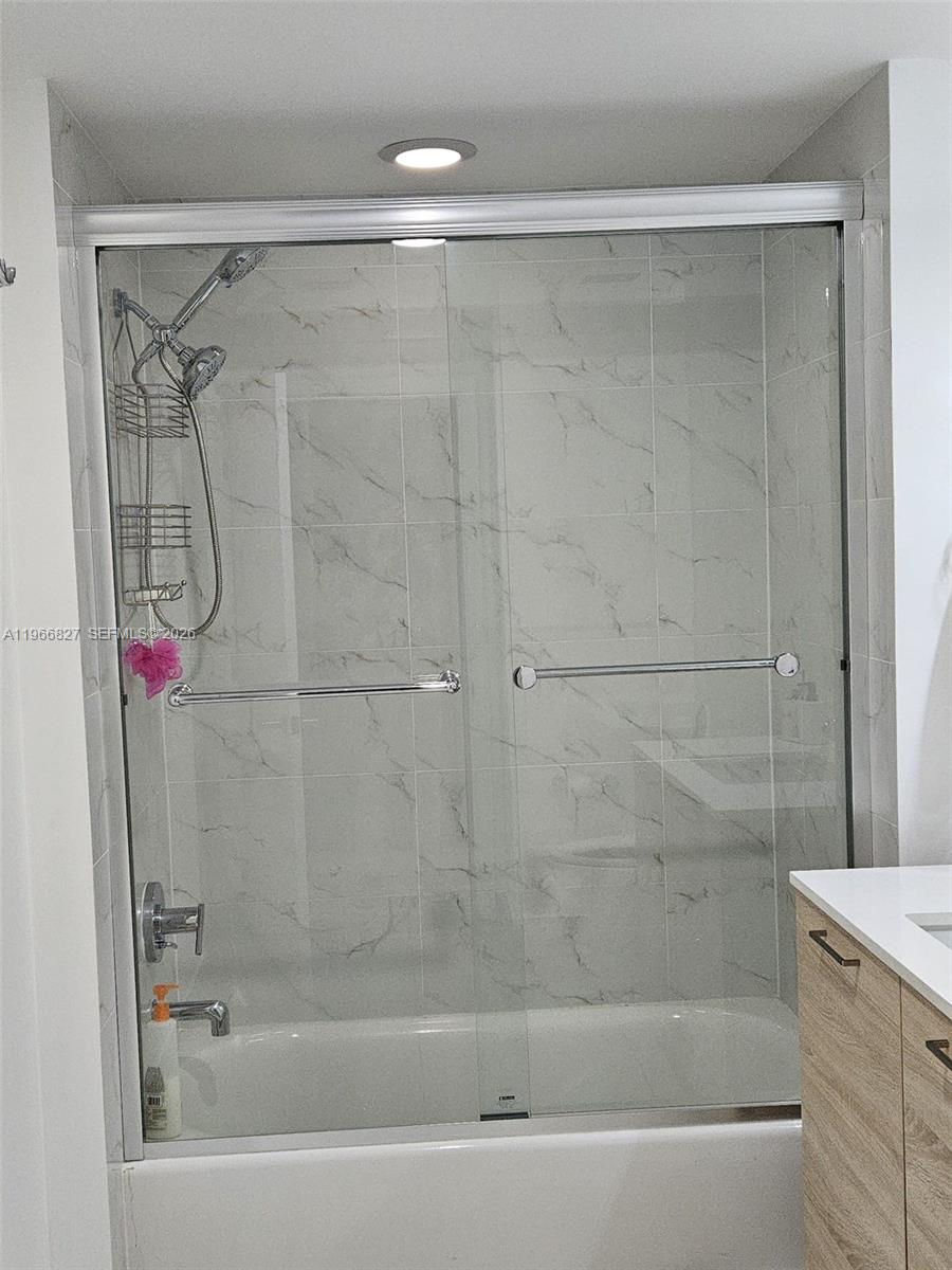 16385 Biscayne Blvd #1802, North Miami Beach FL 33160