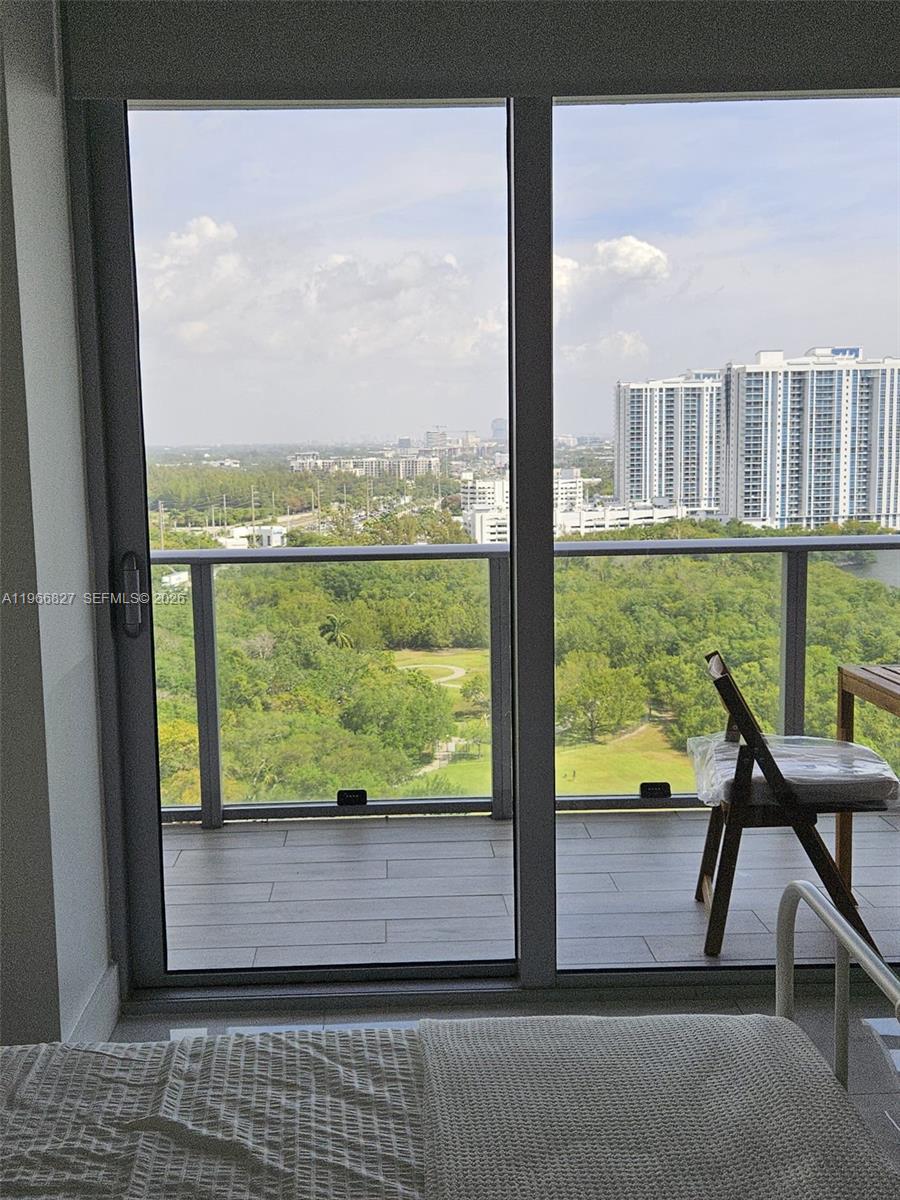 16385 Biscayne Blvd #1802, North Miami Beach FL 33160