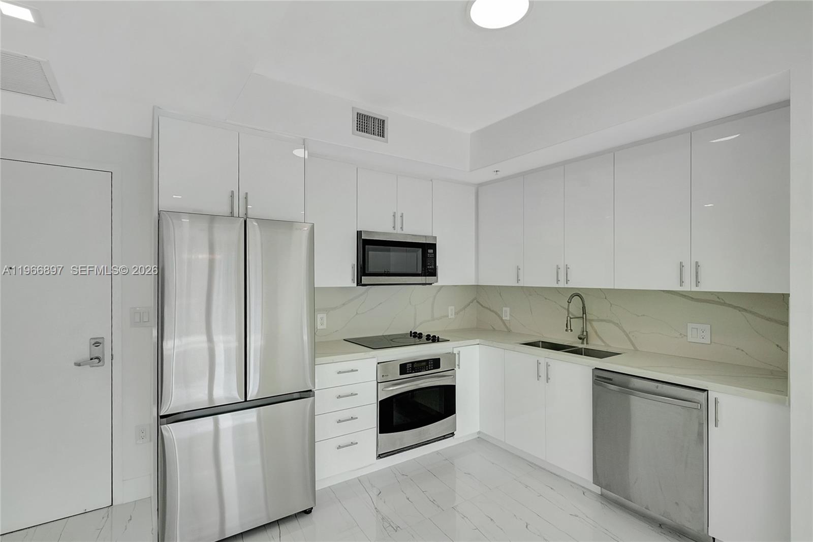 90 SW 3rd St #1602, Miami FL 33130