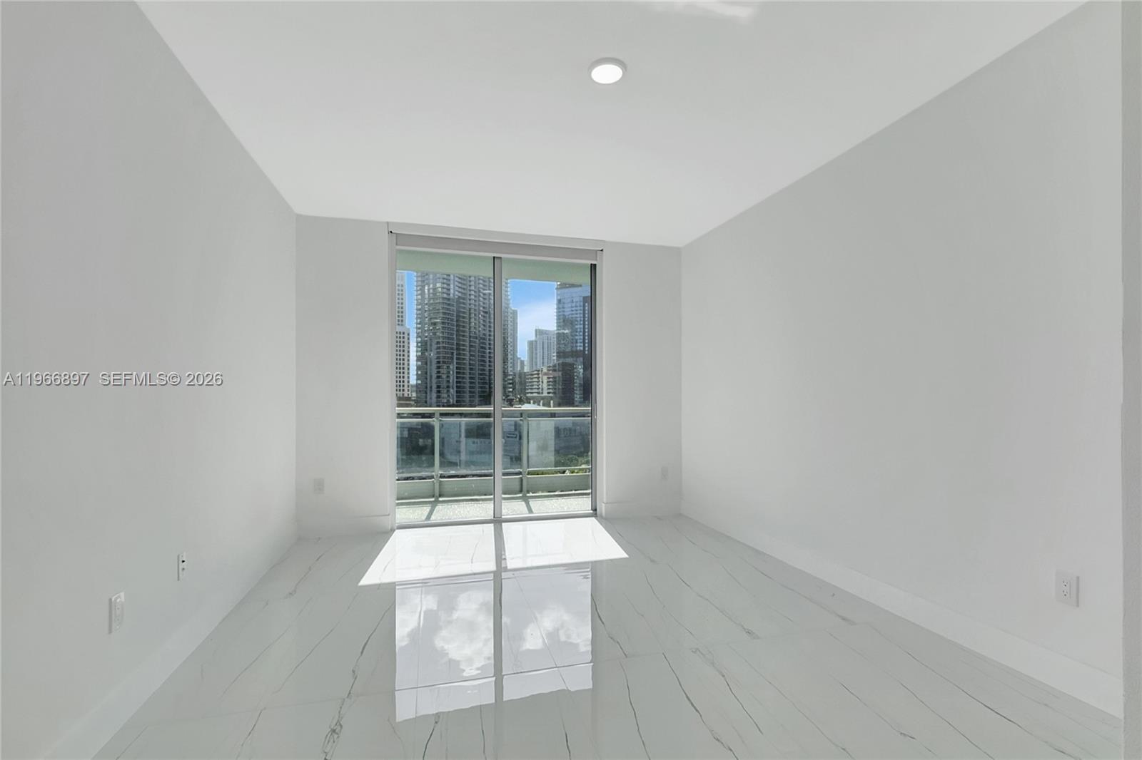 90 SW 3rd St #1602, Miami FL 33130
