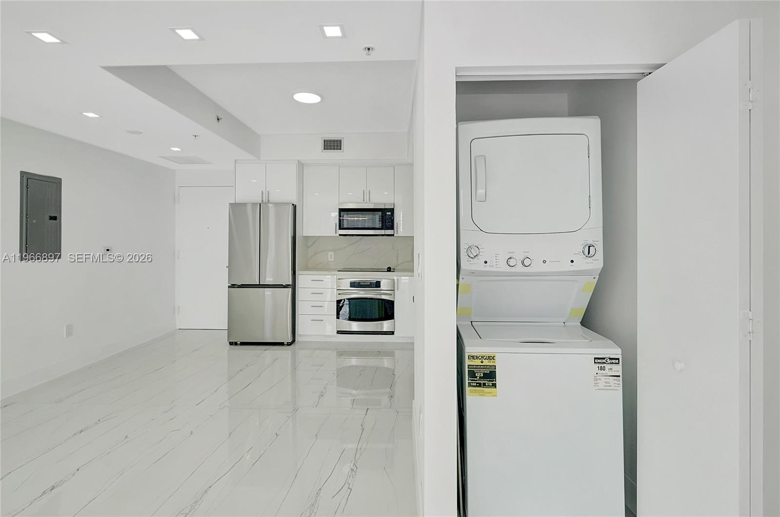90 SW 3rd St #1602, Miami FL 33130