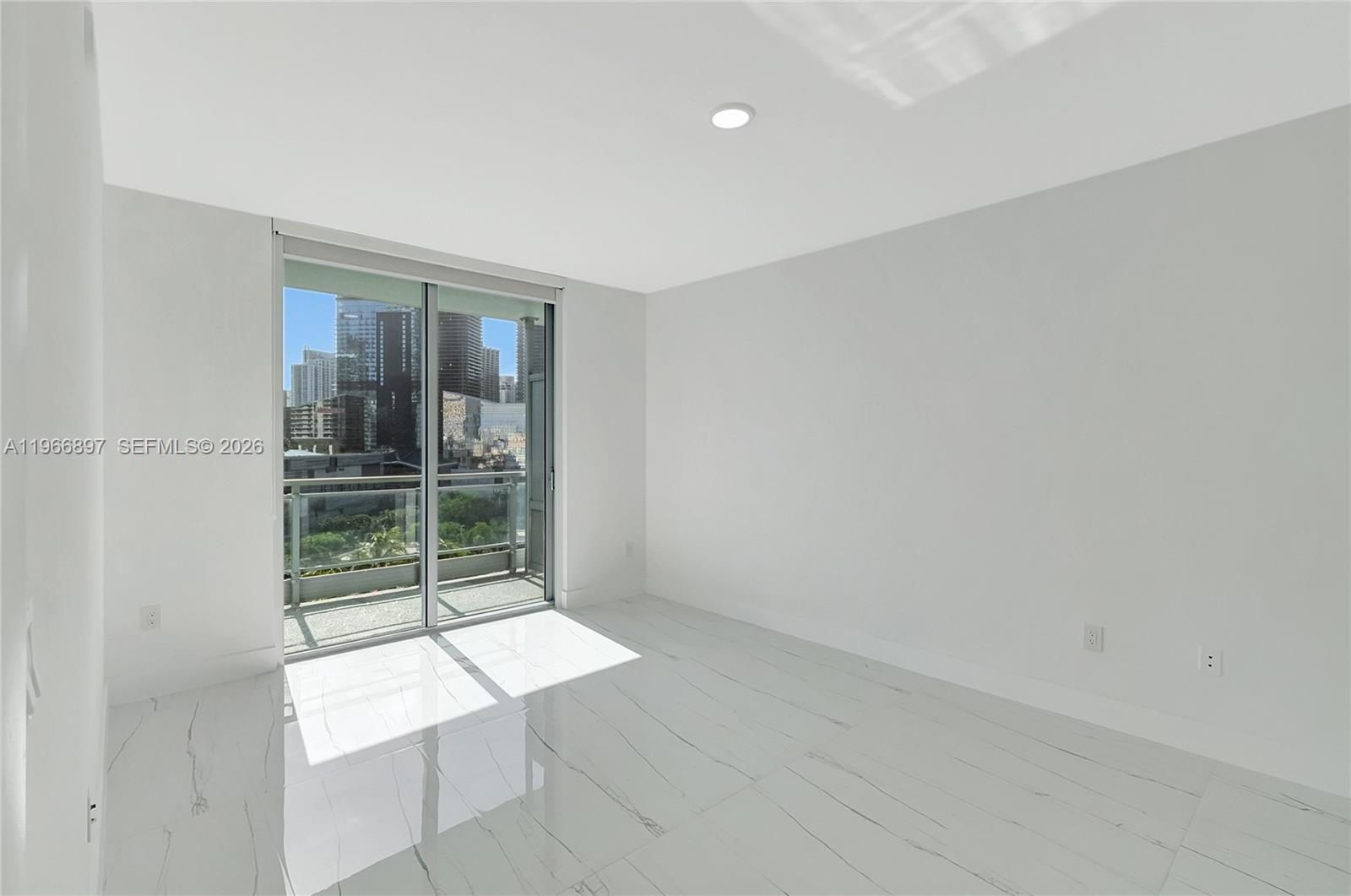 90 SW 3rd St #1602, Miami FL 33130