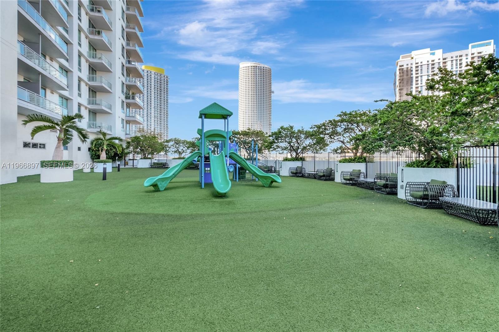 90 SW 3rd St #1602, Miami FL 33130