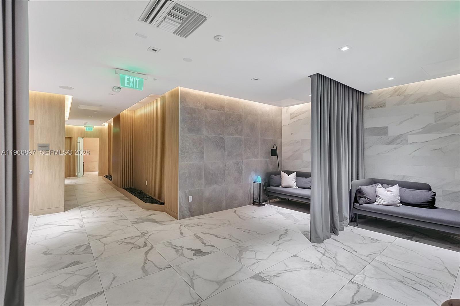 90 SW 3rd St #1602, Miami FL 33130