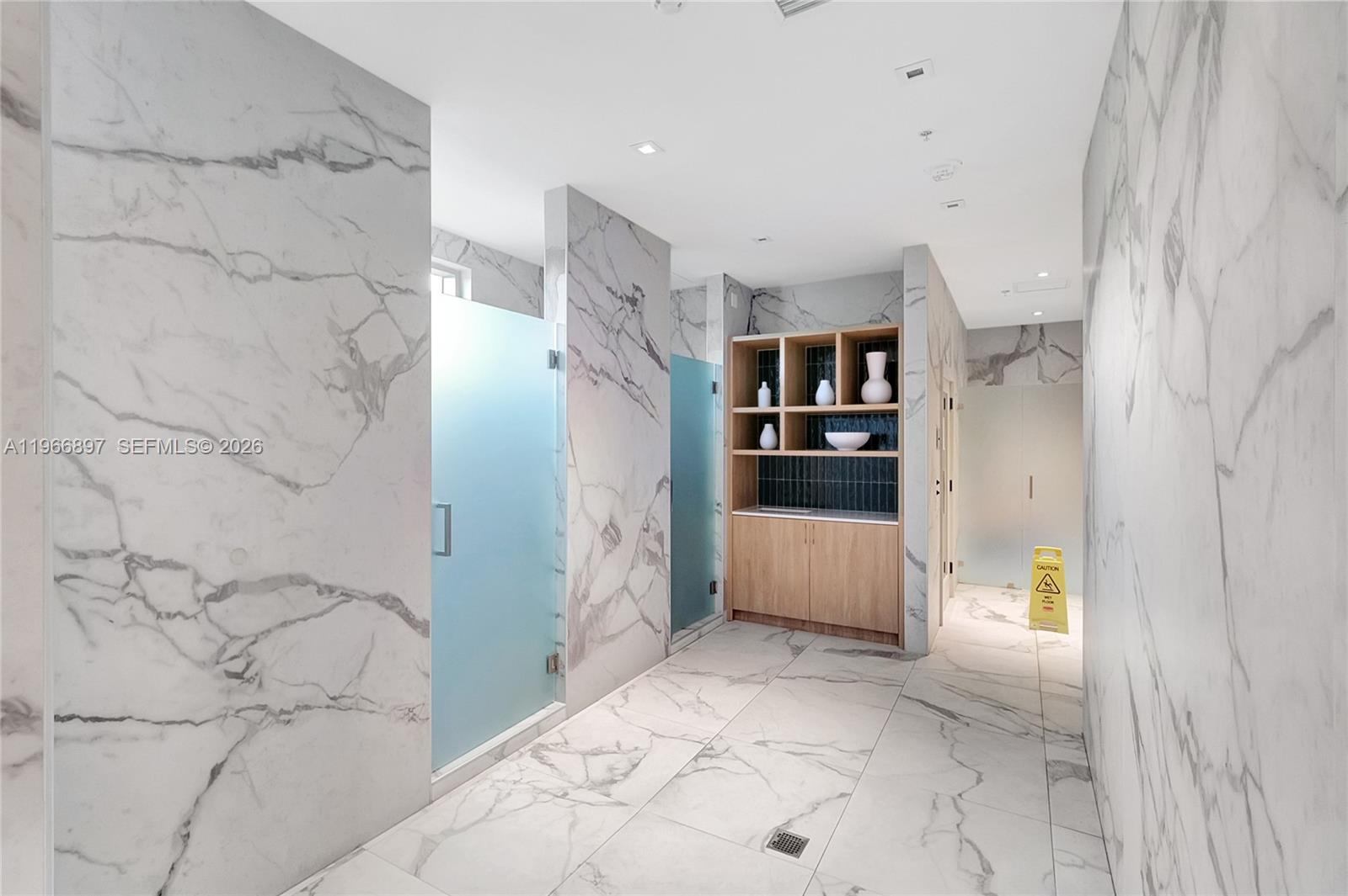 90 SW 3rd St #1602, Miami FL 33130
