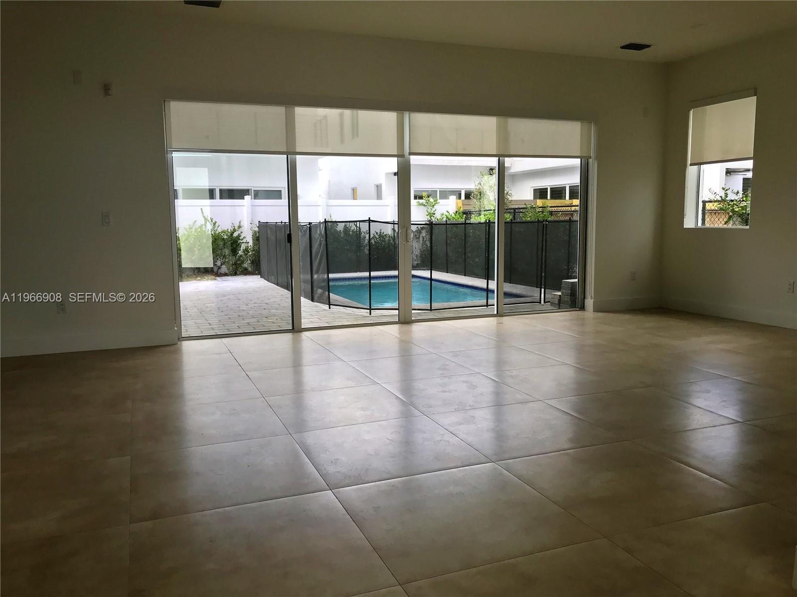 10055 NW 75th St, Doral FL 33178