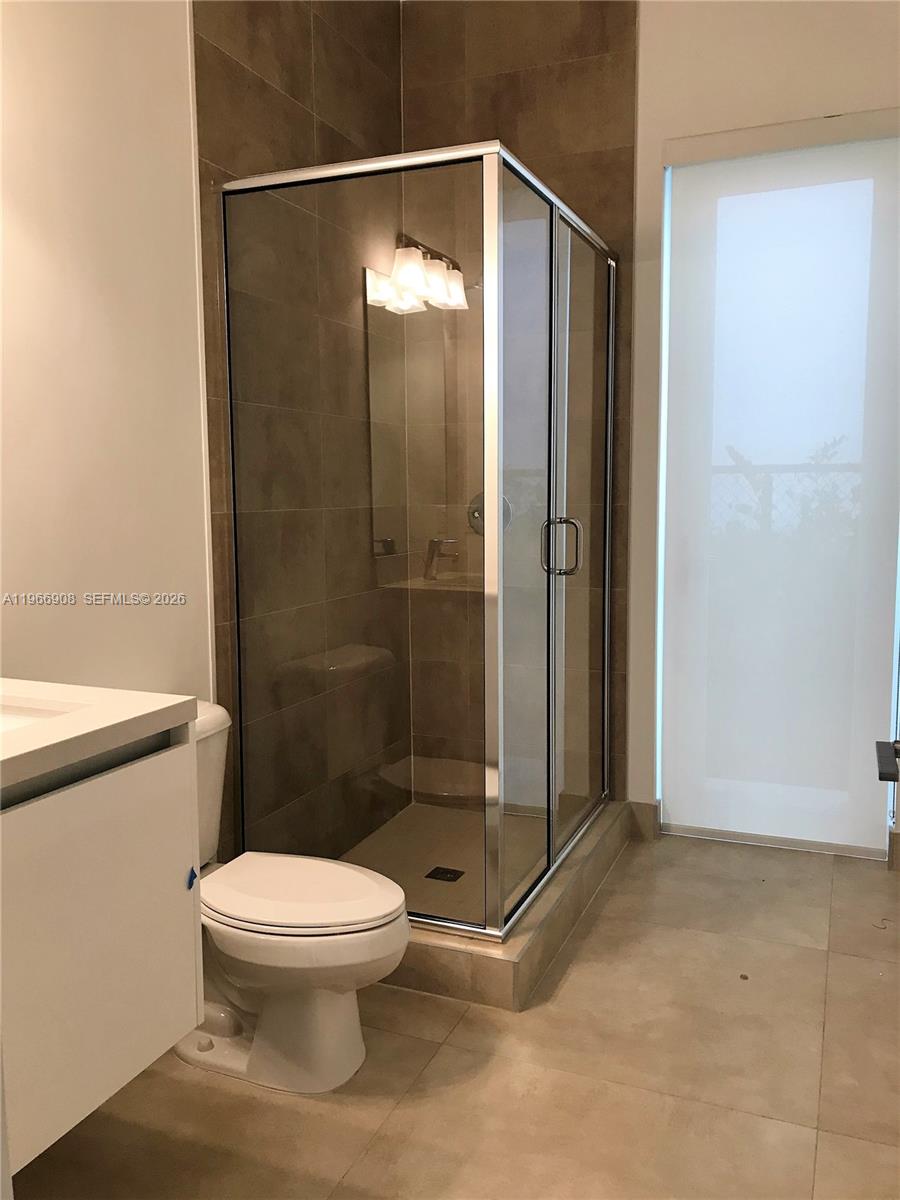 10055 NW 75th St, Doral FL 33178