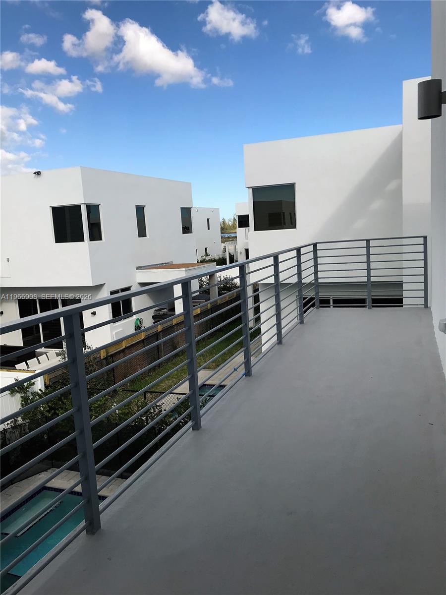 10055 NW 75th St, Doral FL 33178