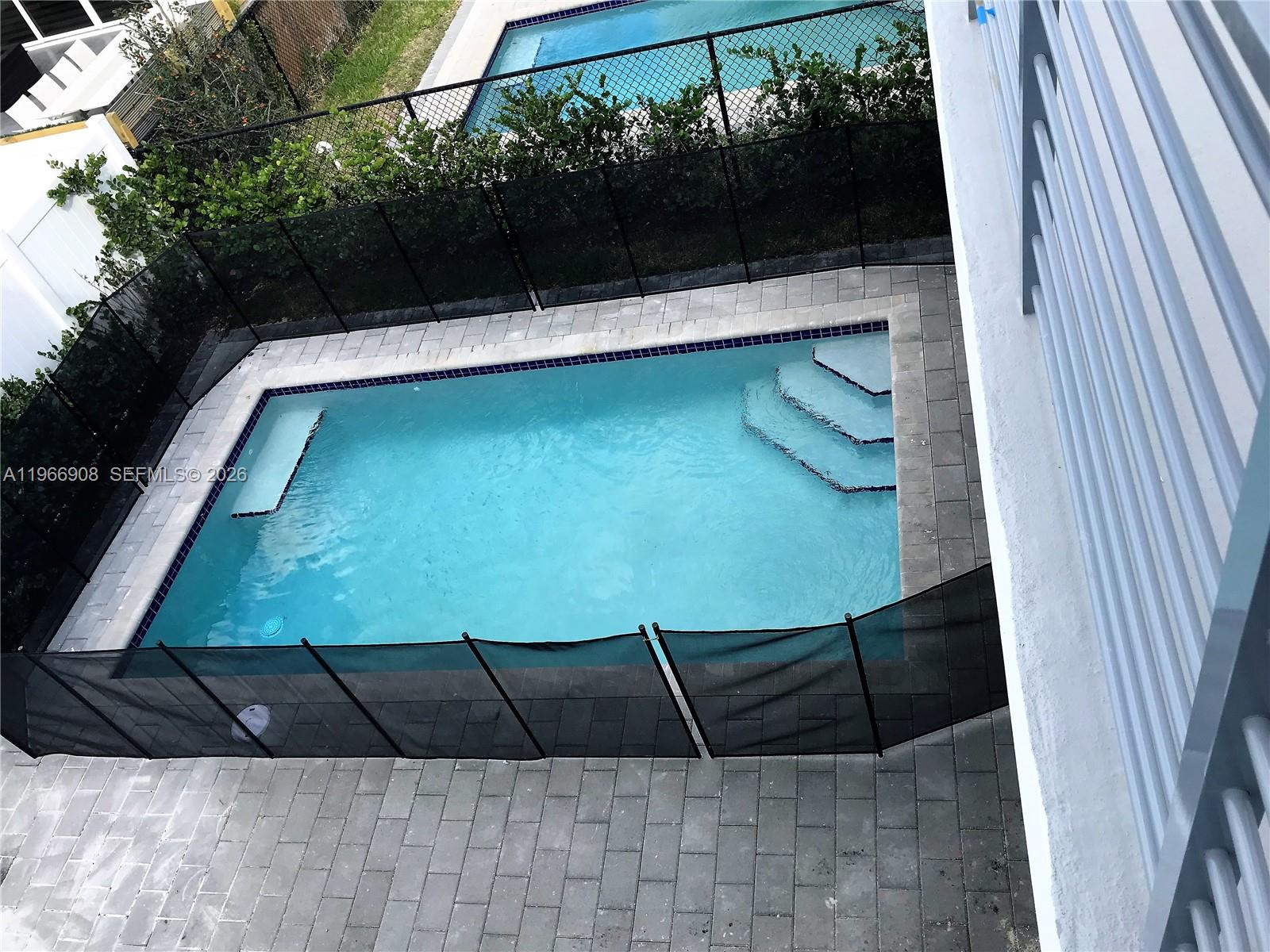 10055 NW 75th St, Doral FL 33178