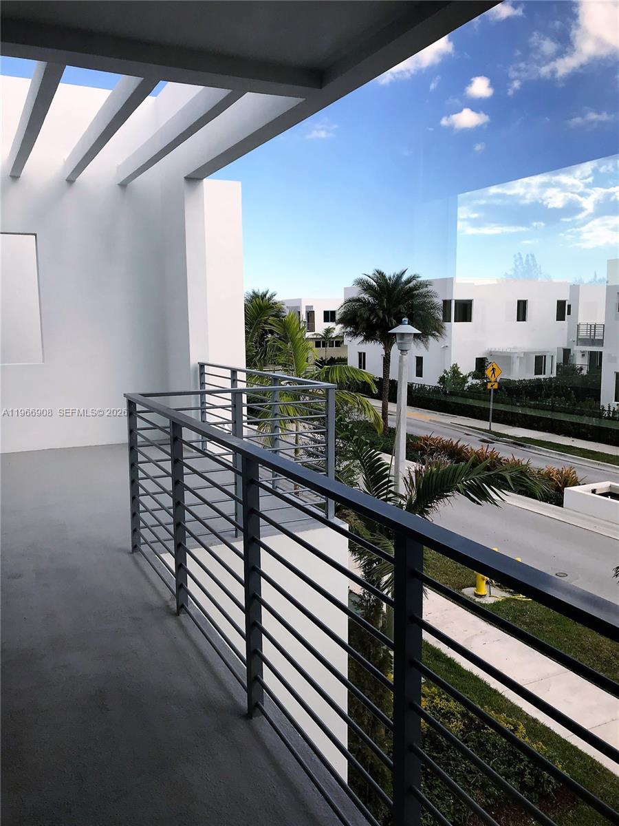 10055 NW 75th St, Doral FL 33178