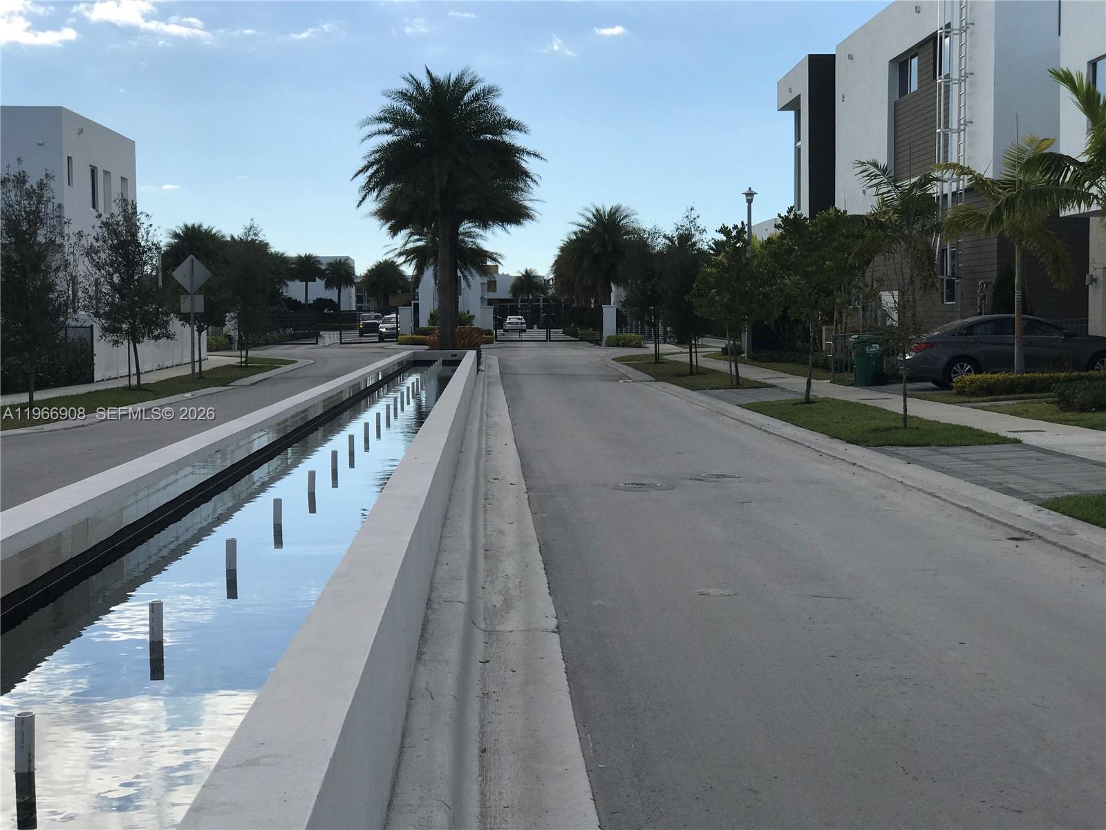 10055 NW 75th St, Doral FL 33178
