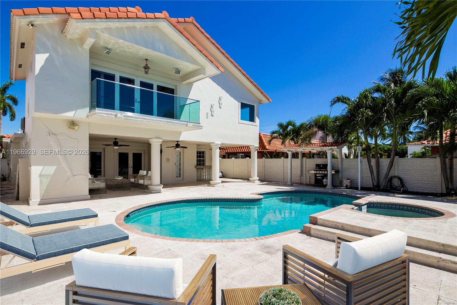 1400 Stillwater Dr, Miami Beach FL 33141