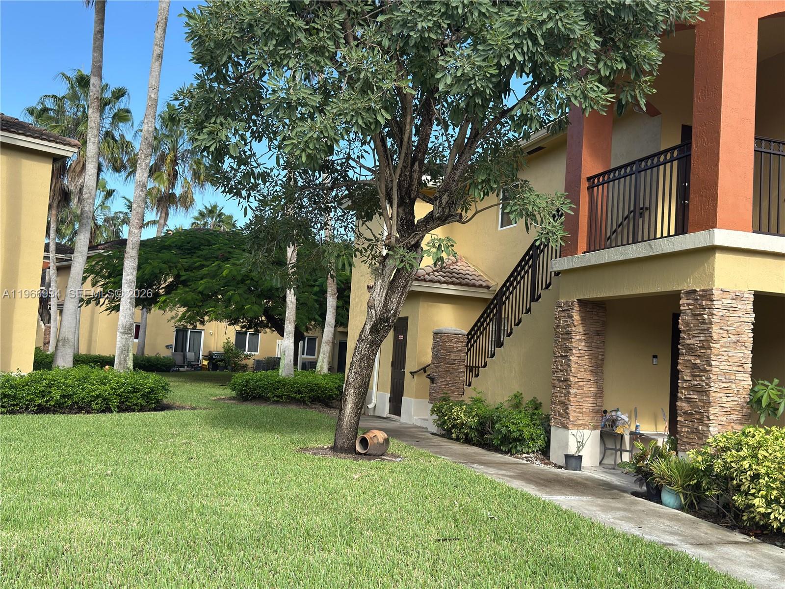930 NE 34th Ave #201, Homestead FL 33033
