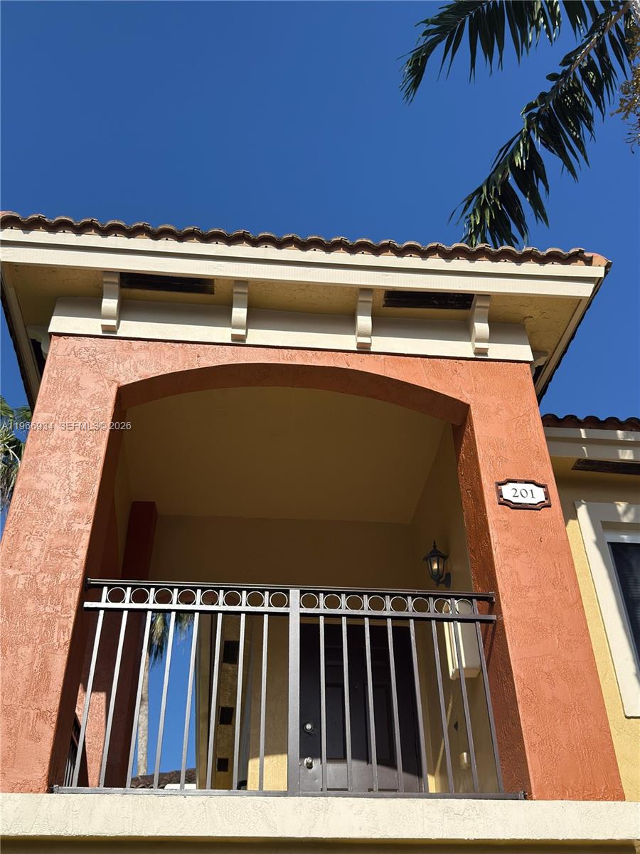 930 NE 34th Ave #201, Homestead FL 33033