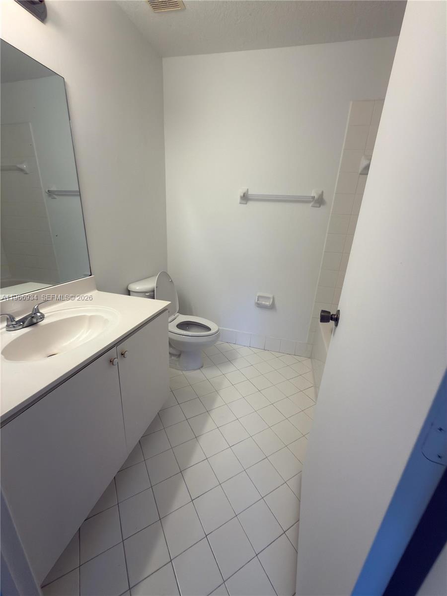 930 NE 34th Ave #201, Homestead FL 33033