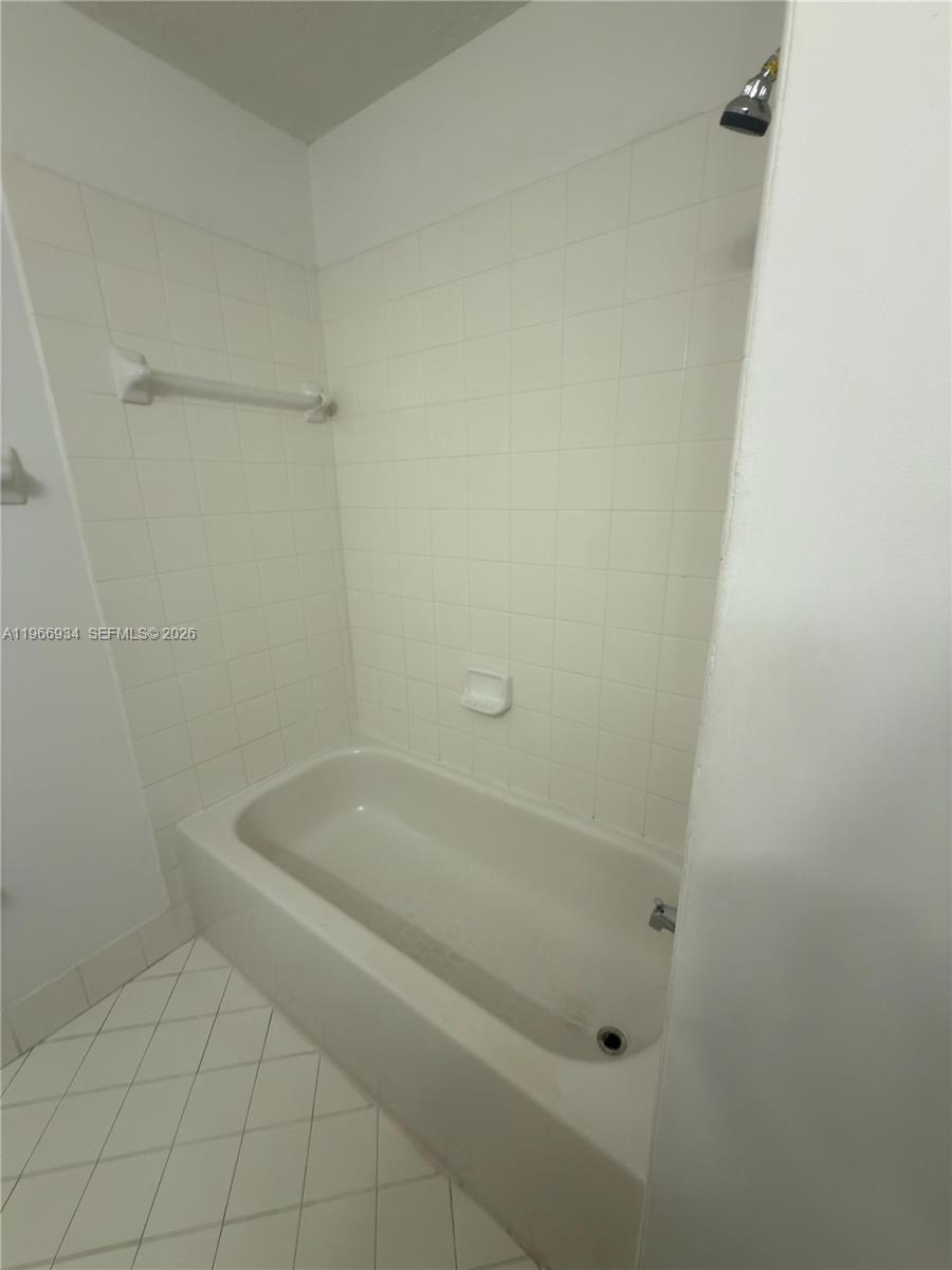 930 NE 34th Ave #201, Homestead FL 33033