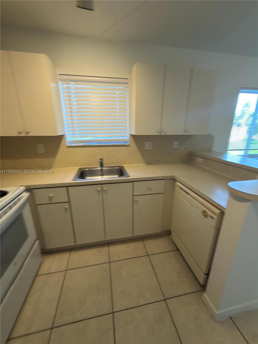 930 NE 34th Ave #201, Homestead FL 33033